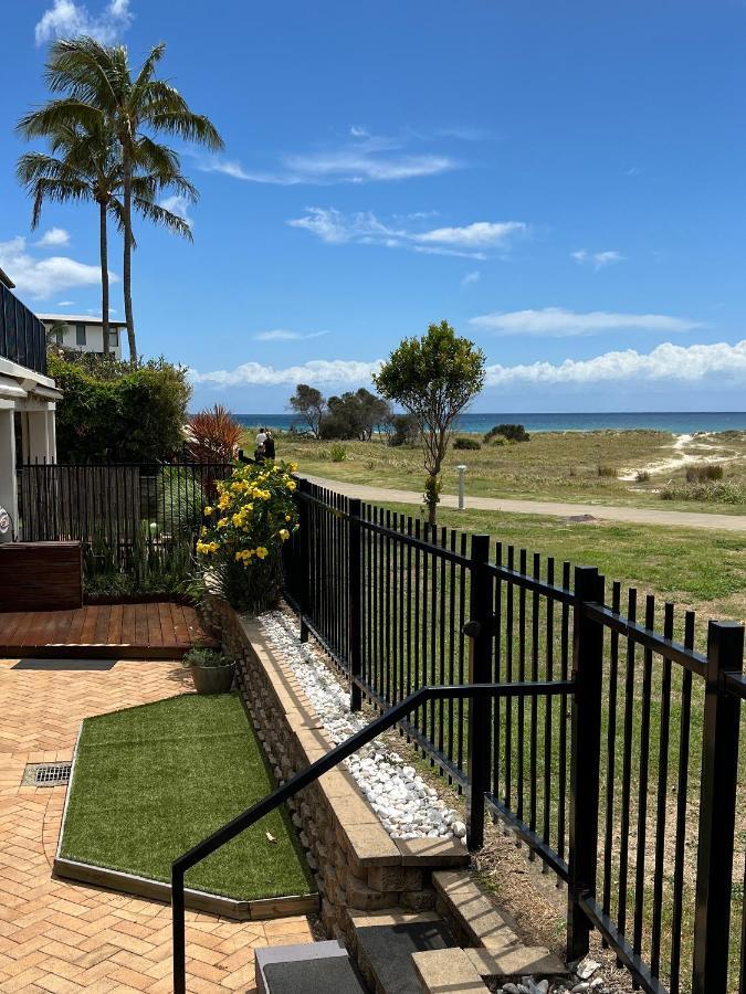 Sandcastles On Currumbin Beachfront, Gold Coast Exterior foto